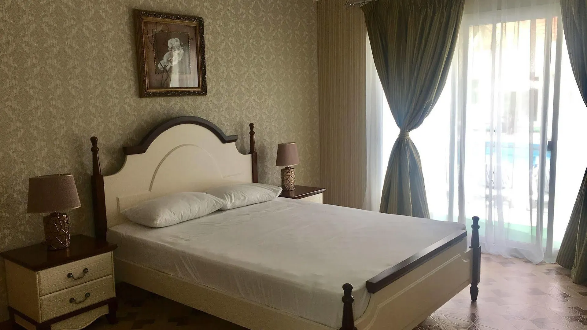 Al Khalidiah Resort Sharjah 5*,